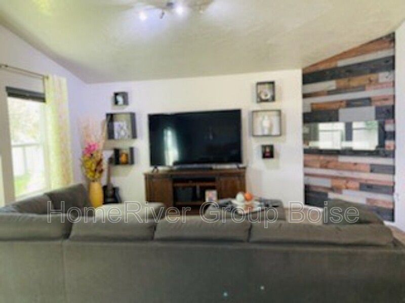 2nd image of 12016 W Dunham Ln