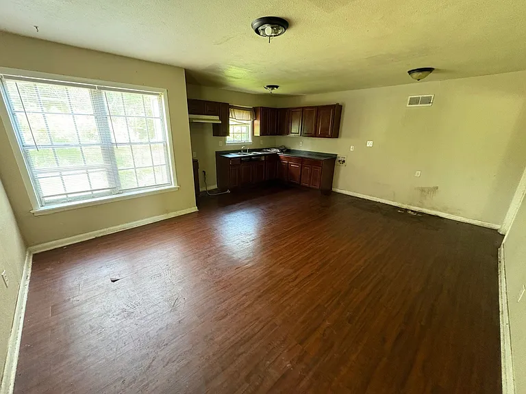 276 Stoneham Rd — Photo 3