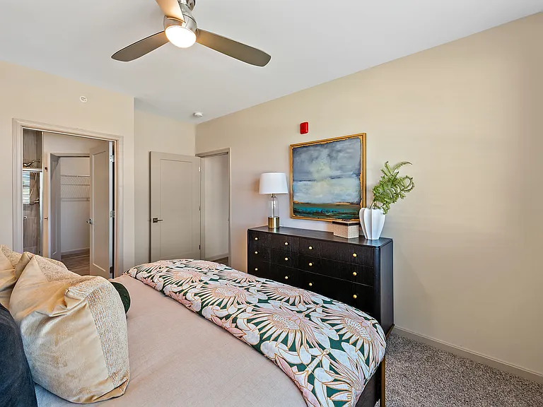 19Nineteen Promenade — Photo 143