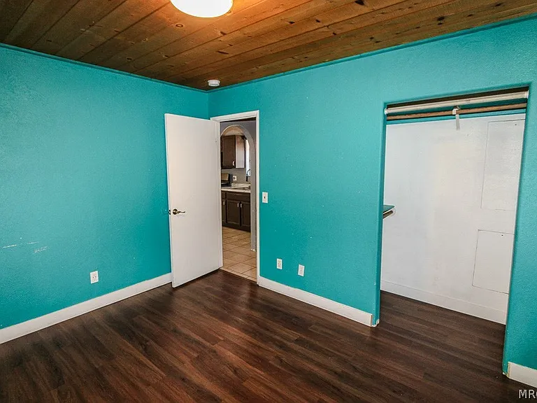 541 Spruce Ln — Photo 14