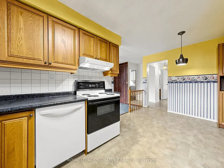 94 Howlett Ave — Photo 21