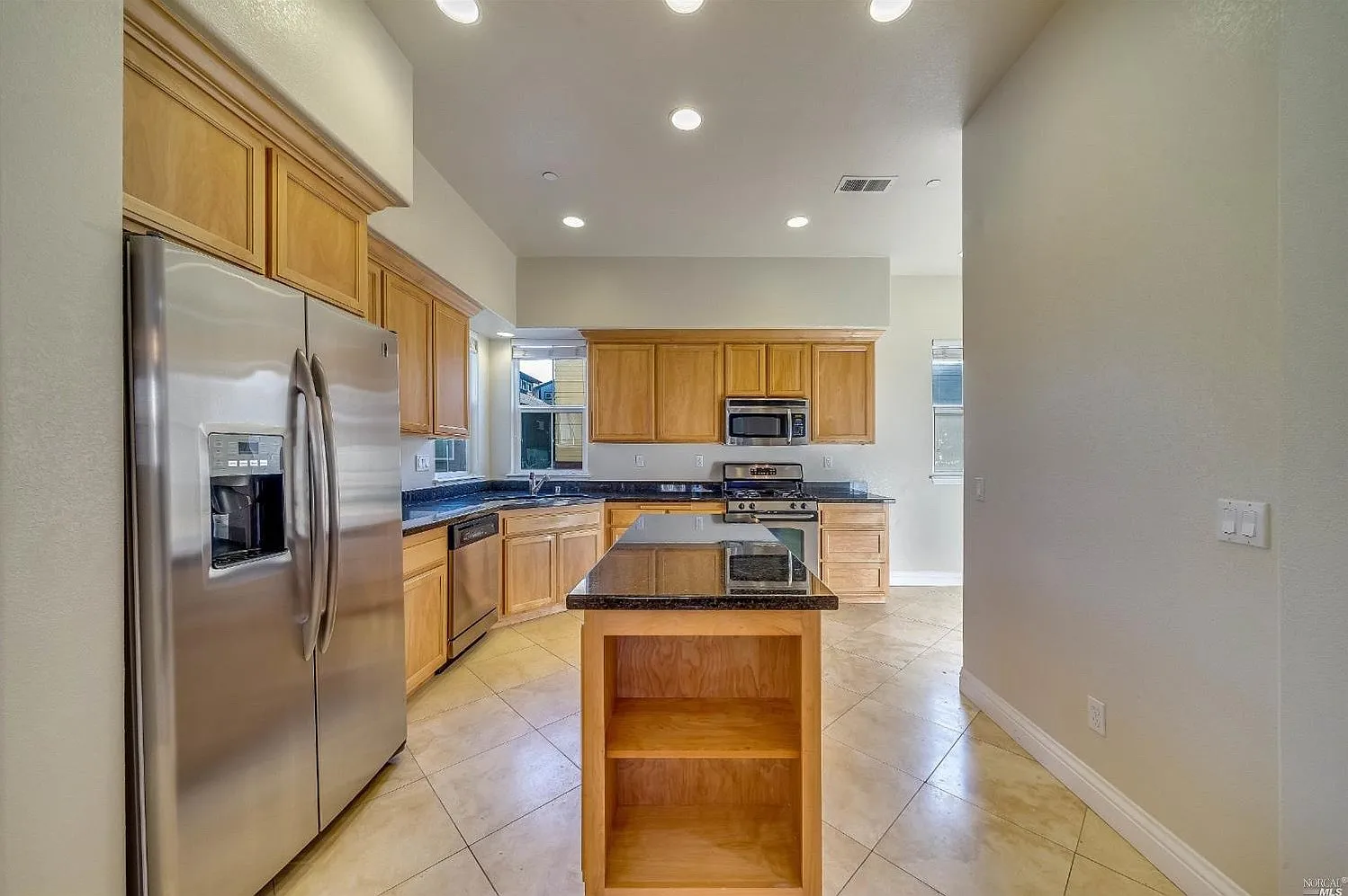 3 bed, 1530 sqft, $3,950 — Photo 3