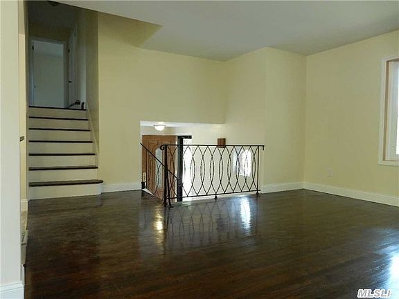 3rd image of 200 Cedrus Ave