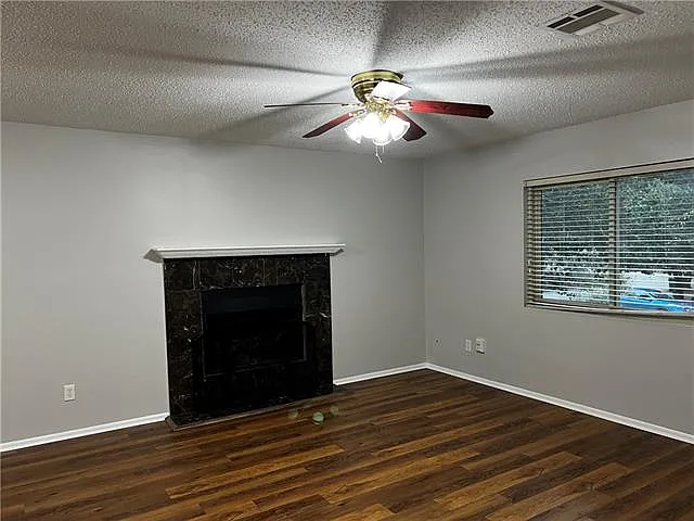 204 Trace Loop — Photo 4