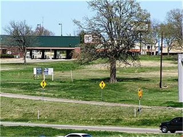 1st image of 1701 N Us Highway 75