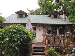 1096 Middle Fork Rd, Onalaska, WA 98570