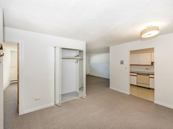 3rd image of 1100 Governors Dr APT 8