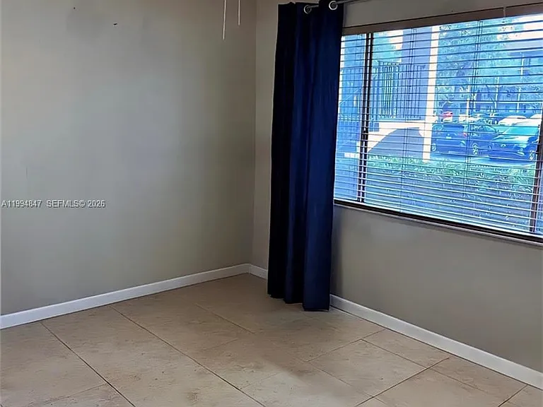 900 SW 142nd Ave #114L — Photo 10