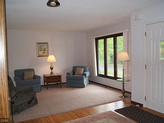 4th image of 909 83rd Ave N