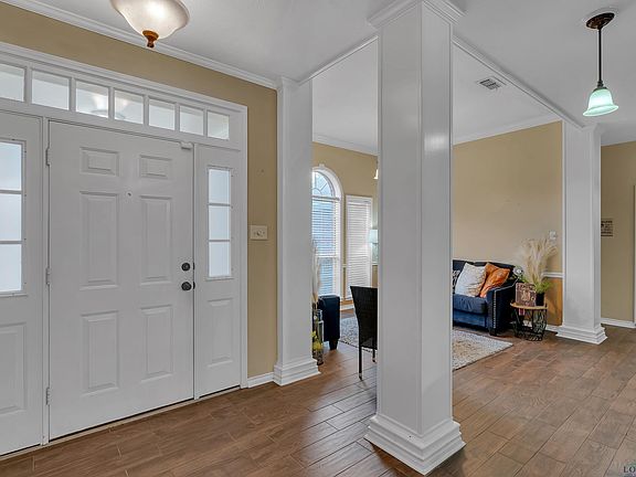 5th image of 1101 Woodway Ct