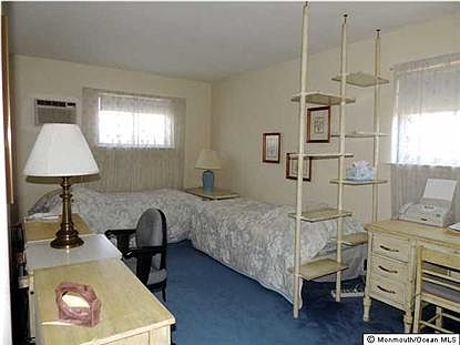 4th image of 60 Oakside Dr