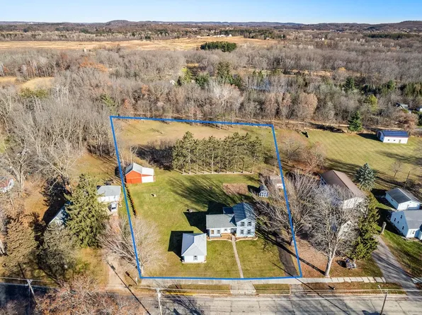 648 La Valle St, Reedsburg, WI 53959