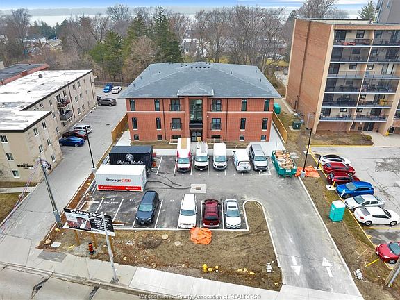 2nd image of 6550 Wyandotte St E #101