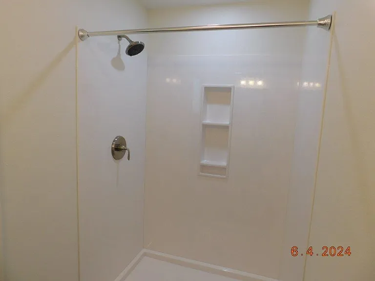 220 S Sycamore St — Photo 15