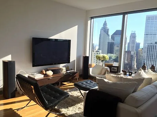 Rented by BLU Real Estate | media 19