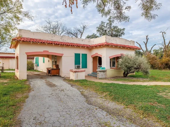 806 S Elm St, Brady, TX 76825