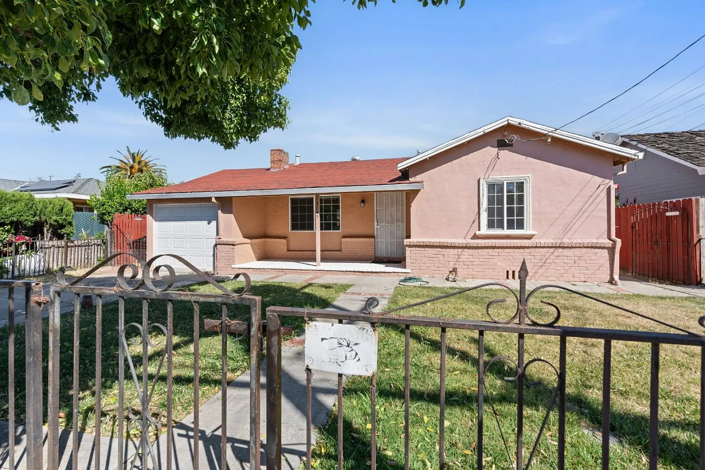 3145 E Hills Dr photo 1