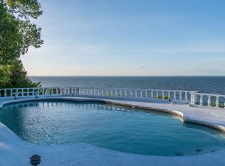 10 Beach Hill Dr, Northport, NY 11768