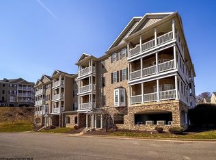 1816 Suncrest Vlg, Morgantown, WV 26505