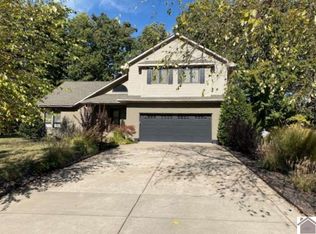 924 Lakeview Dr, Paducah, KY 42003