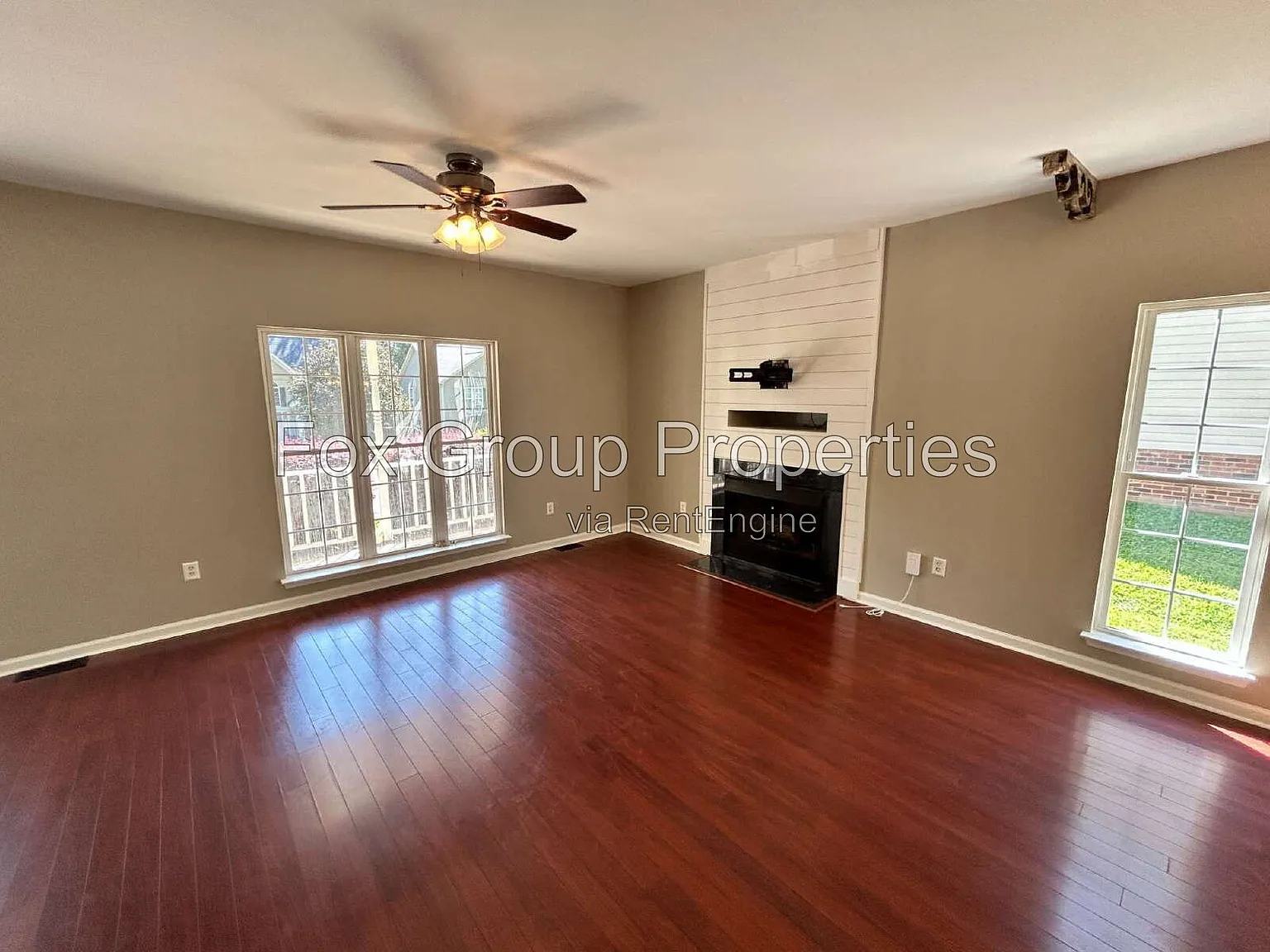 3 bed, 2.5 bath, 1304 sqft, $1,955 — Photo 4