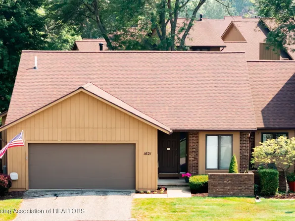 1621 Willow Creek Dr, Lansing, MI 48917