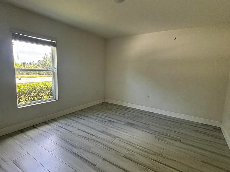 2231 SE Mariposa Ave — Photo 6