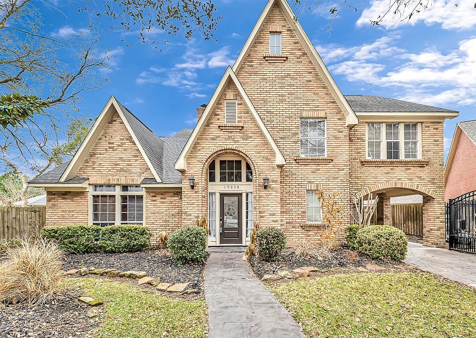 1st image of 15038 Rock Knoll Dr