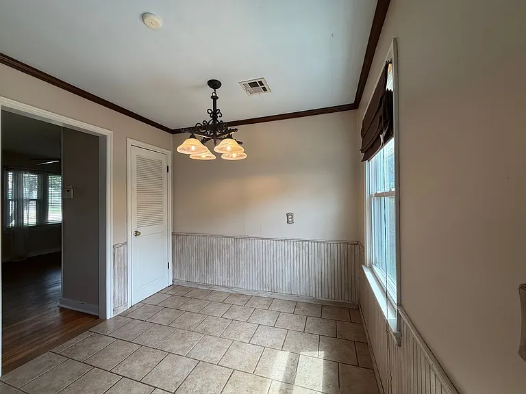 3820 S Detroit Ave — Photo 5