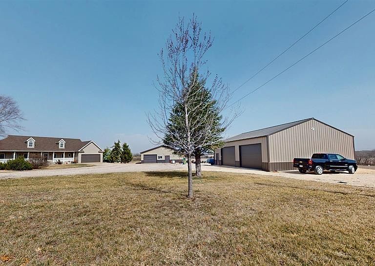 Listing photo 4