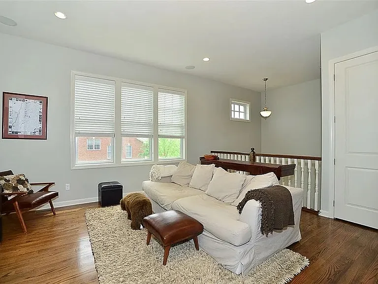 202 Venango Trl — Photo 9