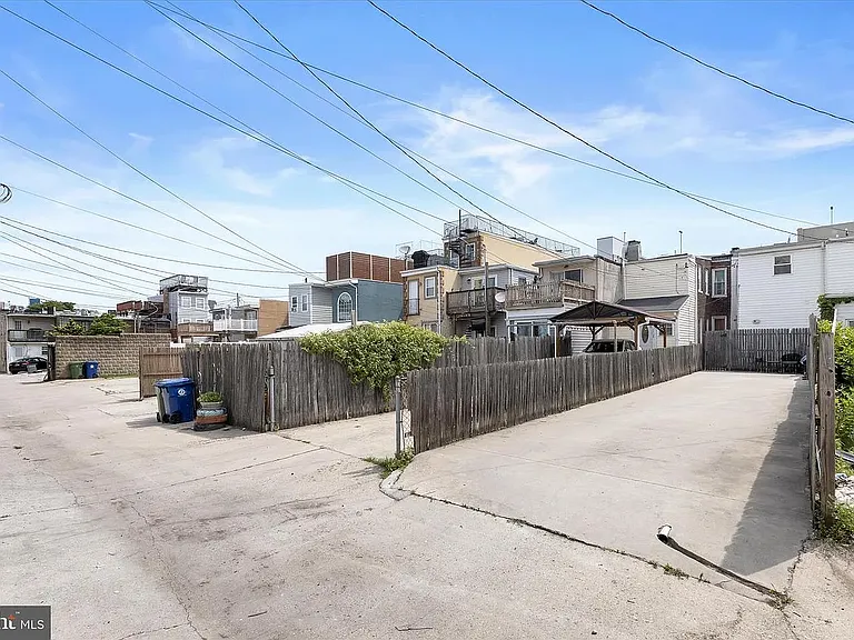 1824 S Charles St — Photo 27