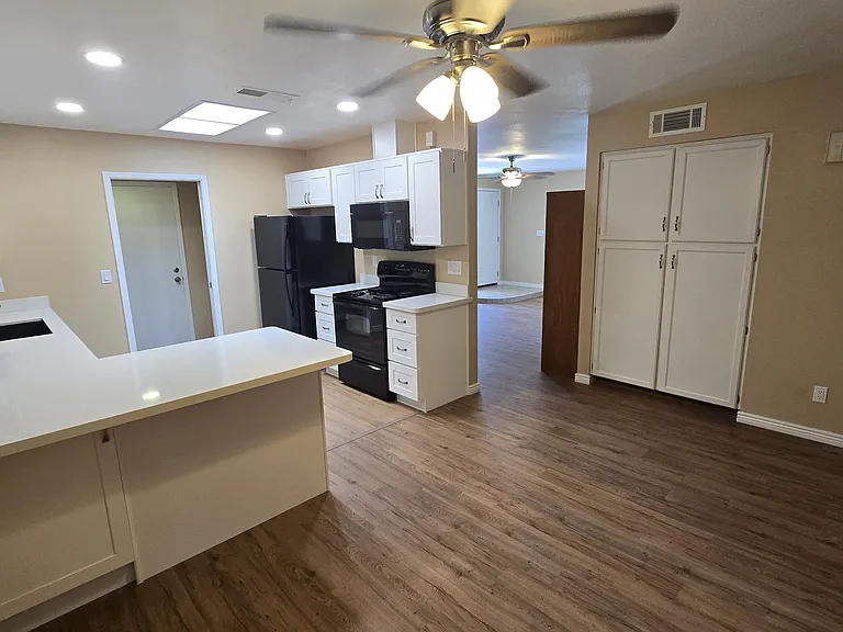 5128 W Surrey Ave — Photo 10