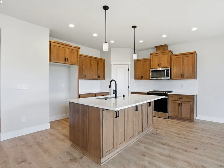 900 SE 34th Cir — Photo 11