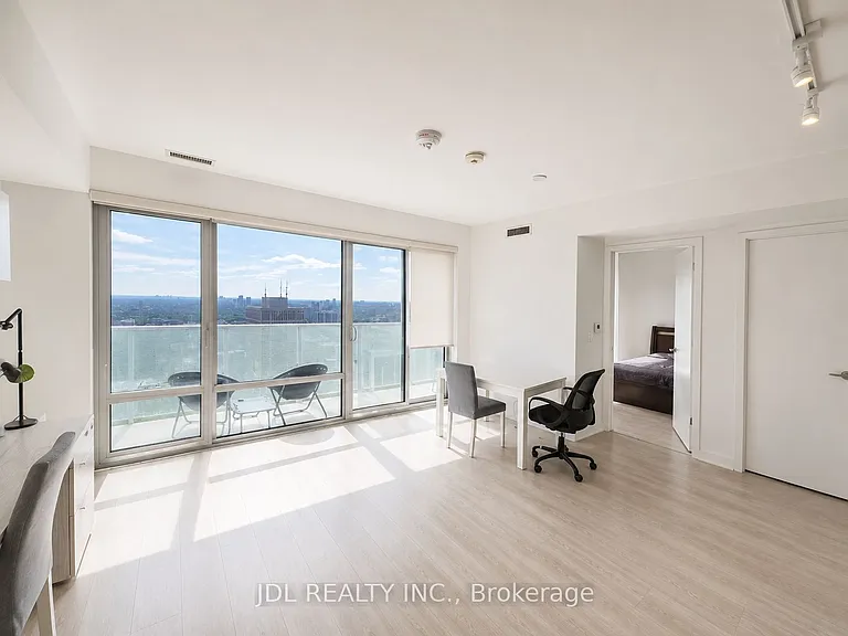 501 Yonge St #3502 — Photo 3