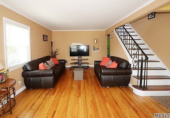 2nd image of 16 Kingston St