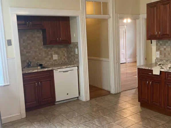 234 Cypress St #2, Brookline, MA 02445