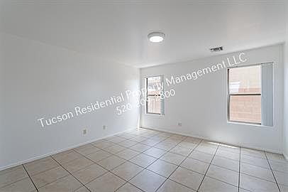 2nd image of 2040 W Silver Grass Pl