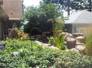 21877 Howell Dr, Cassopolis, MI 49031