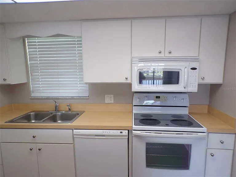 1080 Bal Harbor Blvd #4D — Photo 8