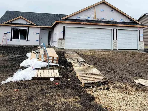 67 Balsam Ln, Madison Lake, MN 56063