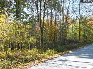 11724 Overlook Rd, Chardon, OH 44024