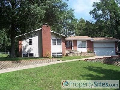 1st image of 17 Applewood Dr