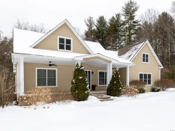 83 Richards Road, New Hartford, CT 06057