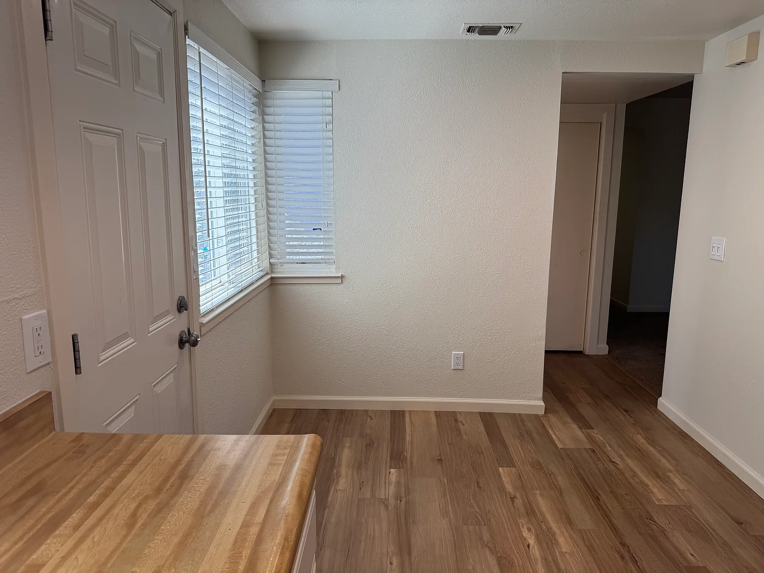 3 bed, 1148 sqft, $2,350 — Photo 3