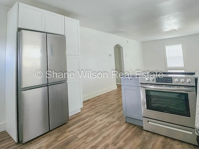 700 N Moore Rd — Photo 3