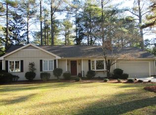 190 Lake Forest Dr, Pinehurst, NC 28374
