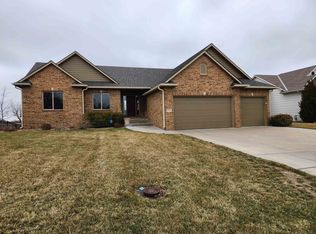 1114 E Woodstone Dr, Andover, KS 67002