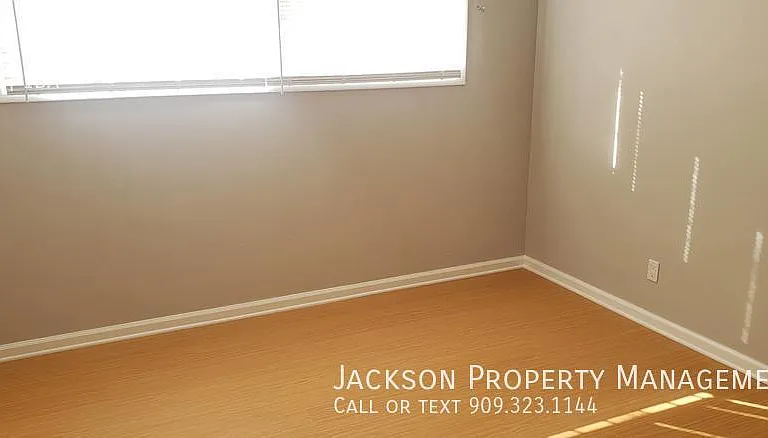 281 N 4th St — Photo 13