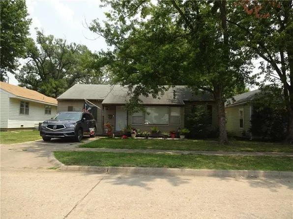 1520 N 8th St, Independence, KS 67301